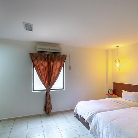 Newbridge Hotel Malacca Exterior foto